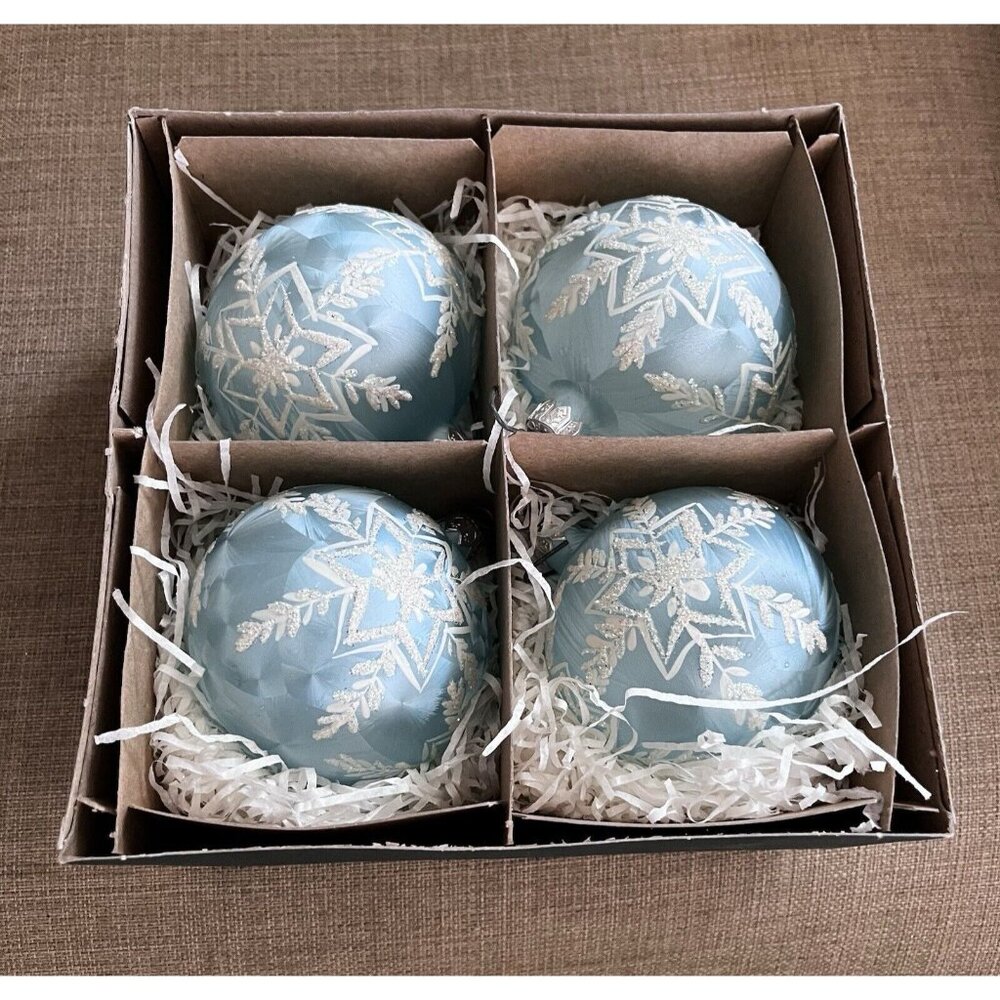 ☀️SOLD☀️Smith & Hawken Glass Ornaments Set Of 4 3" Poland Blue White Snowflake